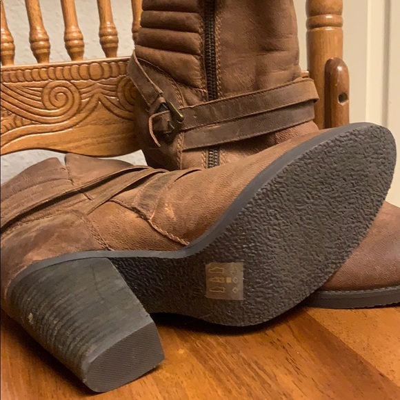 Brown Steve Madden Heeled Boots - Picture 3 of 5